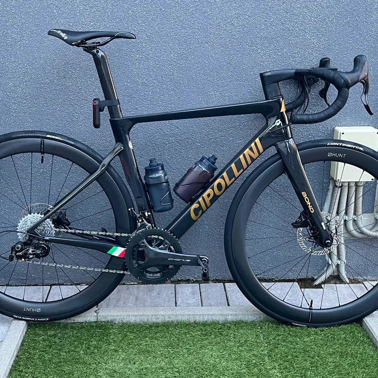Cipollini
Bond 2
Radar mount
Garmin Varia RearVue 820
Garmin Varia RTL515
Wahoo Trackr
Magene L508
Bryton Gardia
Cycplus L7
iGPSport SR mini and SR30
Outbount Lighting Blade Taillight